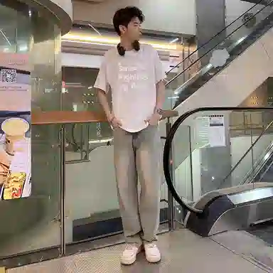 八哥 美式高街简约基础款创意浅色系列短袖上衣搭配水洗做旧直筒裤休闲运动套装 男女同款