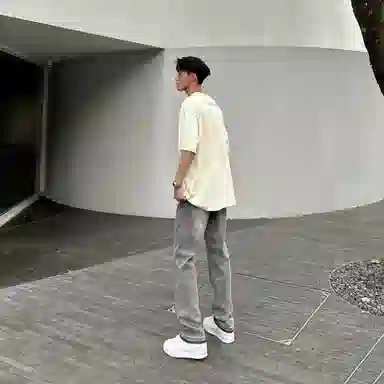 八哥 巴黎弯刀微喇裤美式高街个性简约基础款水洗做旧学院风修身纯色百搭弹力显高拉链通勤牛仔裤 男女同款