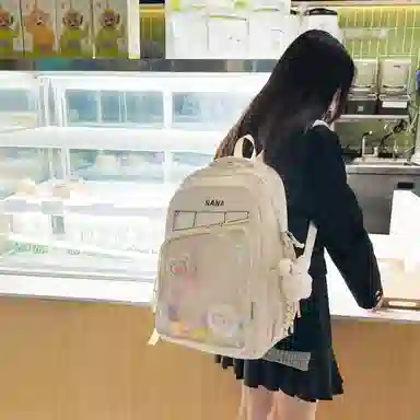米囹 潮可爱毛绒玩具装饰精致范 大容量初中高中男女同款 轻盈 双肩包 常规 白色/黑色/卡其色/蓝色/粉色