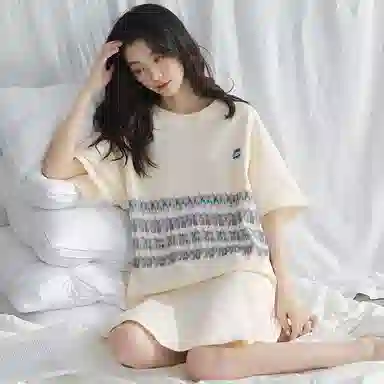 贴身领域 条纹印花圆领套头宽松休闲可外穿短袖 夏季睡裙 女款 米黄