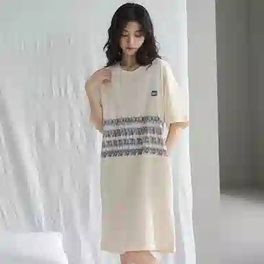 贴身领域 条纹印花圆领套头宽松休闲可外穿短袖 夏季睡裙 女款 米黄