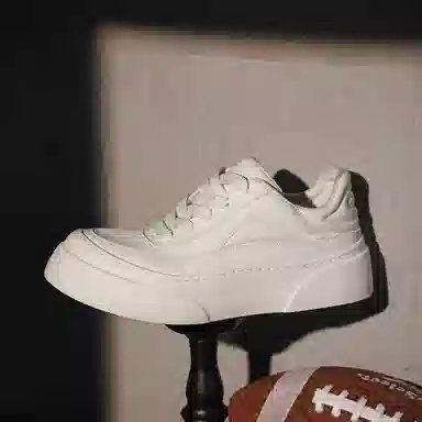 MILLIE'S Low Top Sneakers