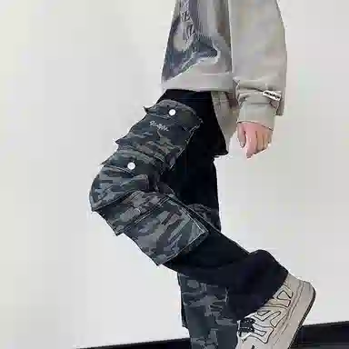 NEAR HERE Logohiphop