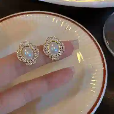 WAW