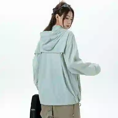 巴塞罗那足球俱乐部 宽松休闲山系户外登山钓鱼连帽薄款 超轻凉感防紫外线透气速干防晒服 男女同款