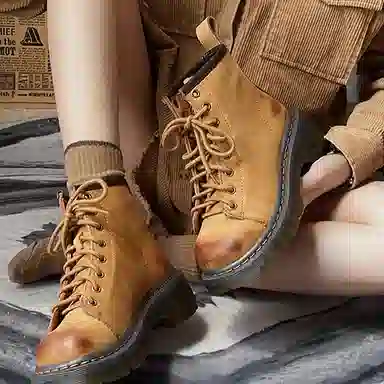 老喵 复古休闲简约 马丁靴 女款 棕色