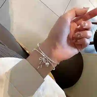 尚仟伊 在逃公主莫比乌斯双环叠戴小众森系蝴蝶结铃铛吊坠 甜美风气质百搭通勤款镯子 合金 手镯 女款 甜蜜饰爱 浪漫告白送礼