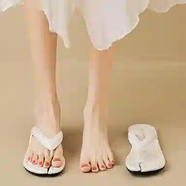 比比我 外穿小众夹脚分趾 橡胶底 防滑人字拖鞋 女