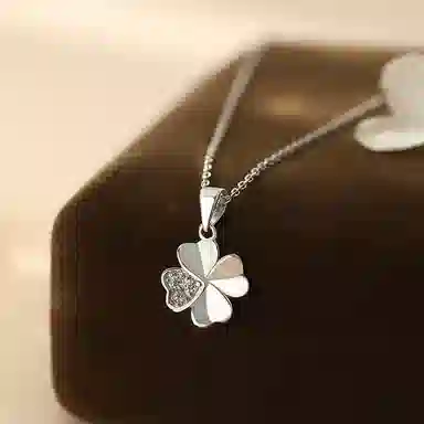 【足银999】 琉堇 浪漫四叶草 幸运爱心森系设计锁骨链闺蜜款小众轻奢简约大牌高级感吊坠女生告白精美礼盒 锆石 纯银项链 女款