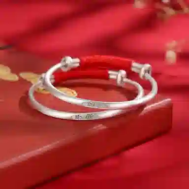 琉堇 平安喜乐万事顺遂 新中式复古国潮古风 小巧精致日常 红绳可调节活口 满月周岁 合金 手镯 儿童款