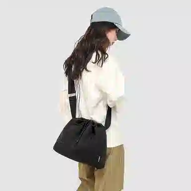 尊梵 时尚通勤韩版轻便纯色 尼龙 斜挎单肩包 常规 男女同款情侣款 多色