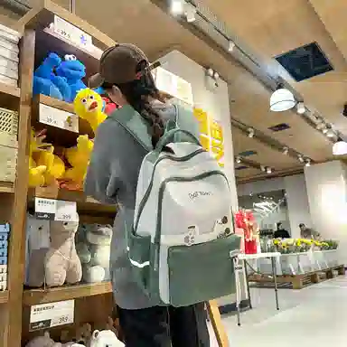 尊梵 初中高中学生大容量拉链休闲电脑包尼龙双肩包 女款 多色