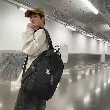 尊梵 大容量初中生结实耐用背包防水 尼龙 双肩包 男女同款情侣款 多色