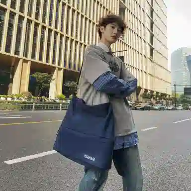 尊梵 轻便旅行包大容量健身包空间时尚收纳运动出差简约 尼龙 斜挎包 男女同款情侣款 多色