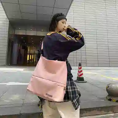 尊梵 轻便旅行包大容量健身包空间时尚收纳运动出差简约 尼龙 斜挎包 男女同款情侣款 多色