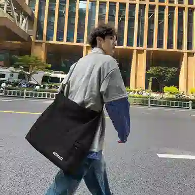 尊梵 轻便旅行包大容量健身包空间时尚收纳运动出差简约 尼龙 斜挎包 男女同款情侣款 多色