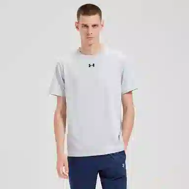 Under Armour T