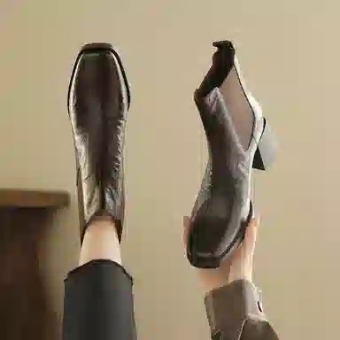 Safiya Chelsea Boots