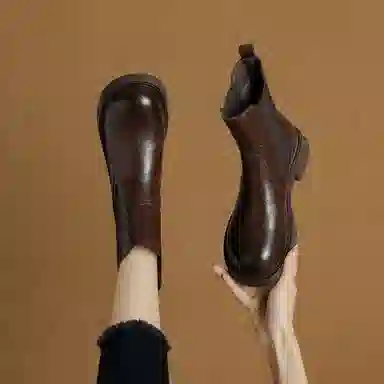 Safiya Melard Chelsea Boots