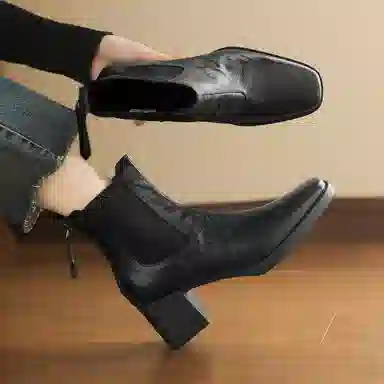 Safiya Chelsea Boots