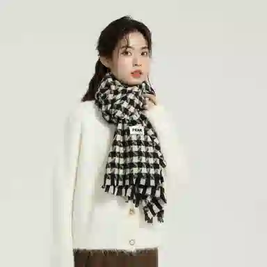 匹克 亲肤柔软复古潮流防风防寒保暖细腻 软蓬蓬软绵绵国风高颜值高端大气上档次滑雪高原 聚酯纤维 绒线围巾 男女同款情侣款 黑白