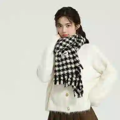 匹克 亲肤柔软复古潮流防风防寒保暖细腻 软蓬蓬软绵绵国风高颜值高端大气上档次滑雪高原 聚酯纤维 绒线围巾 男女同款情侣款 黑白