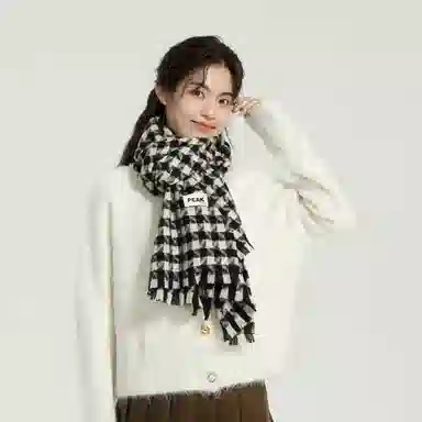 匹克 亲肤柔软复古潮流防风防寒保暖细腻 软蓬蓬软绵绵国风高颜值高端大气上档次滑雪高原 聚酯纤维 绒线围巾 男女同款情侣款 黑白