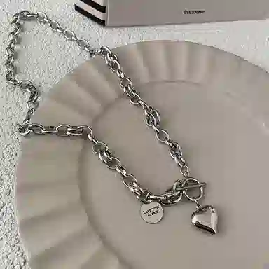 925