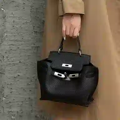 维尼奥 小众复古质感休闲简约日常通勤时尚百搭 合成革 手提单肩斜挎包 常规 女款 黑色