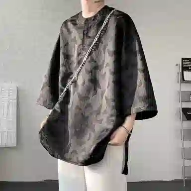 URBAN AUTHENTIC T