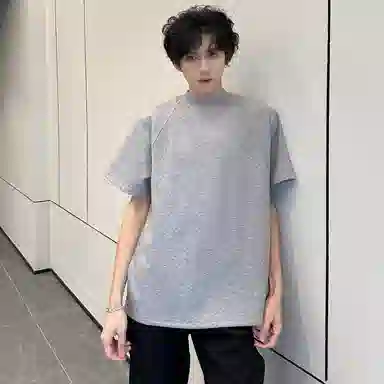 URBAN AUTHENTIC T