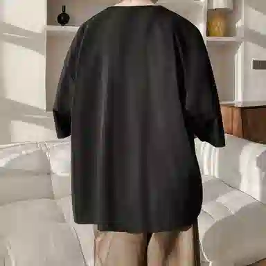 URBAN AUTHENTIC T