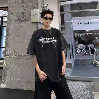 URBAN AUTHENTIC LOGOT