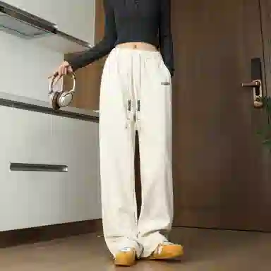 URBAN AUTHENTIC logo