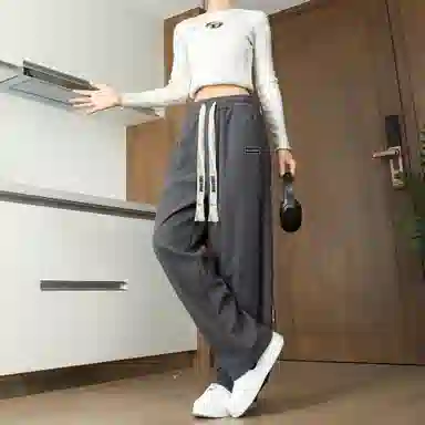 URBAN AUTHENTIC logo