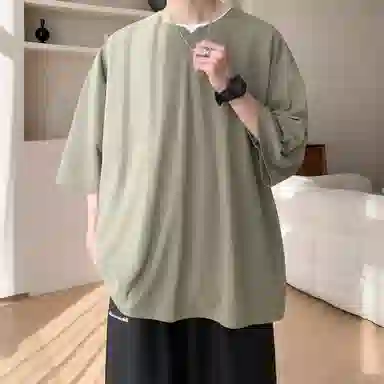 URBAN AUTHENTIC T