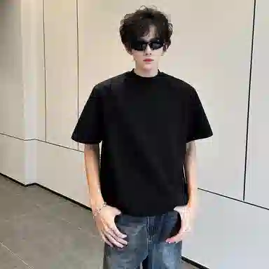 URBAN AUTHENTIC T