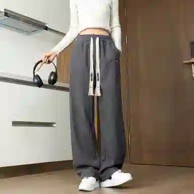 URBAN AUTHENTIC logo