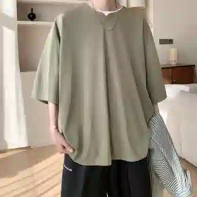 URBAN AUTHENTIC T
