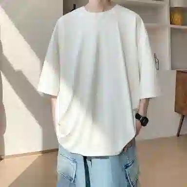 URBAN AUTHENTIC T