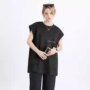 URBAN AUTHENTIC T