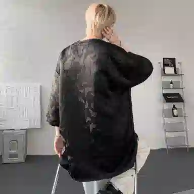 URBAN AUTHENTIC T