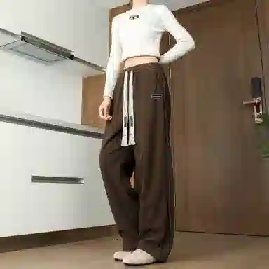 URBAN AUTHENTIC logo