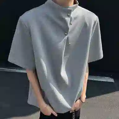 URBAN AUTHENTIC T