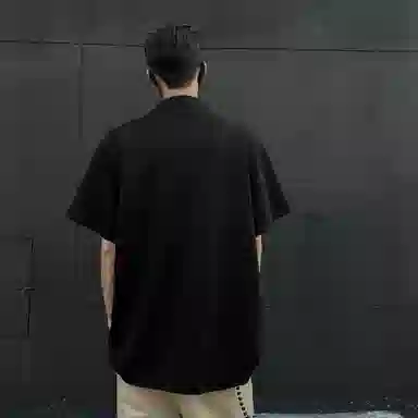 URBAN AUTHENTIC T