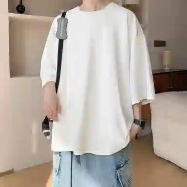 URBAN AUTHENTIC T