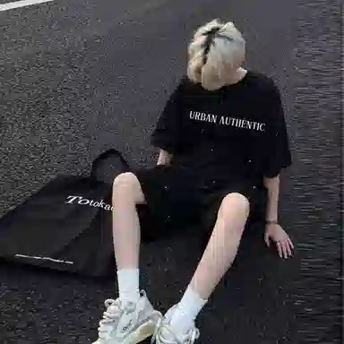 URBAN AUTHENTIC logoT