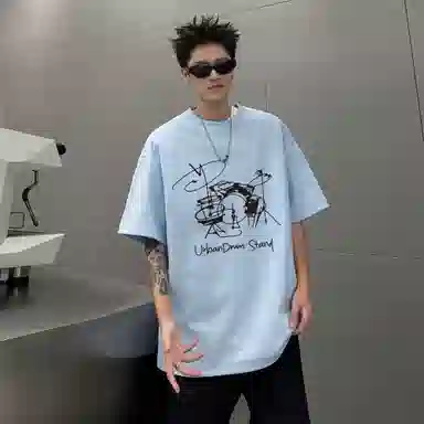 URBAN AUTHENTIC T