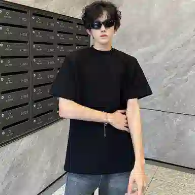 URBAN AUTHENTIC T