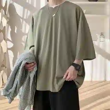 URBAN AUTHENTIC T